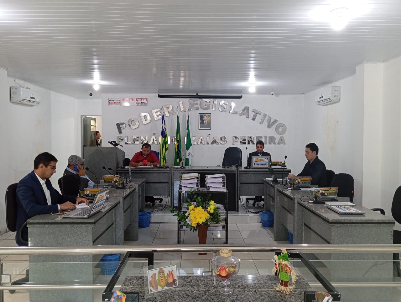 Câmara Municipal de Francisco Ayres delibera sobre crédito especial em sessão